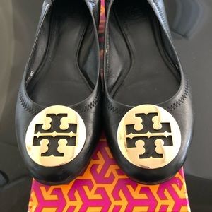 Tory Burch flat in black - size 6